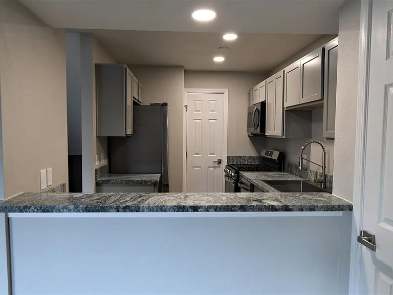 1175 Glenda Way — Photo 7