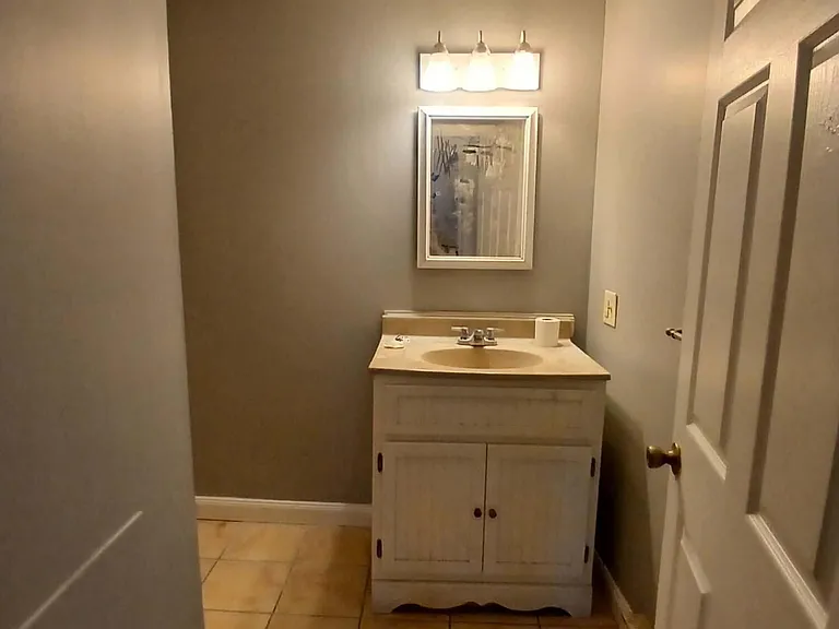 47 E Parker St — Photo 6