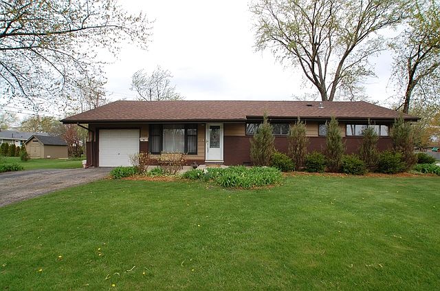 1st image of 540 Paris Ln