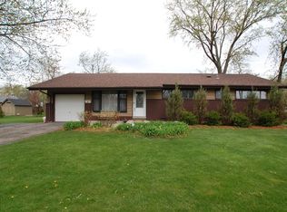 540 Paris Ln, Hoffman Estates, IL 60169