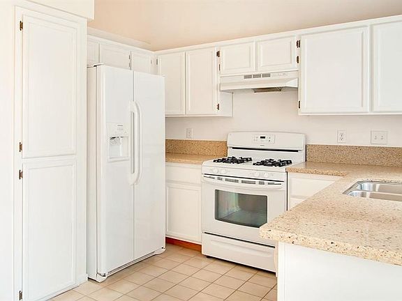 3rd image of 3421 Brubeck Dr #1