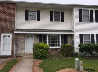 2724 Meadow Dr, Gettysburg, PA 17325