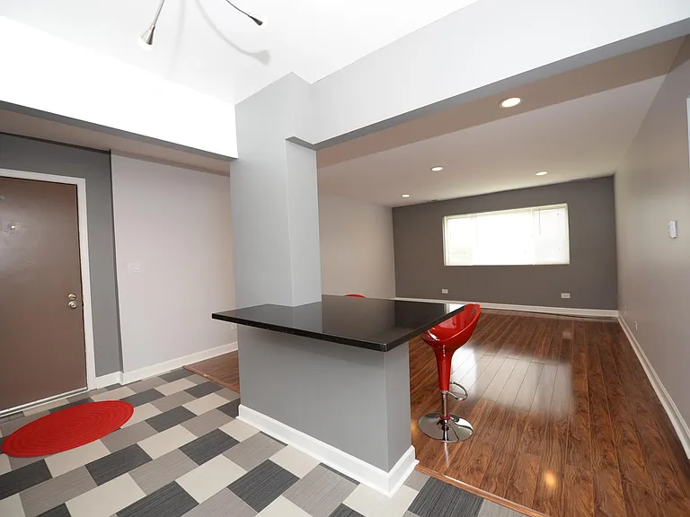 650 Perrie Dr #301 — Photo 5