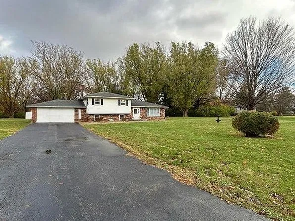 1715 Deerfield Rd, Princeton, IL 61356