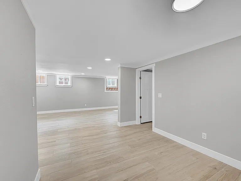 1584 Meade St — Photo 9