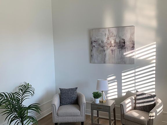 entry room/sitting room