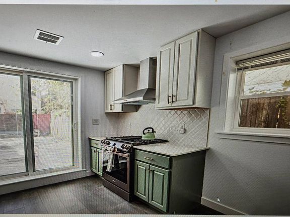 4th image of 2070 E Dauphin St