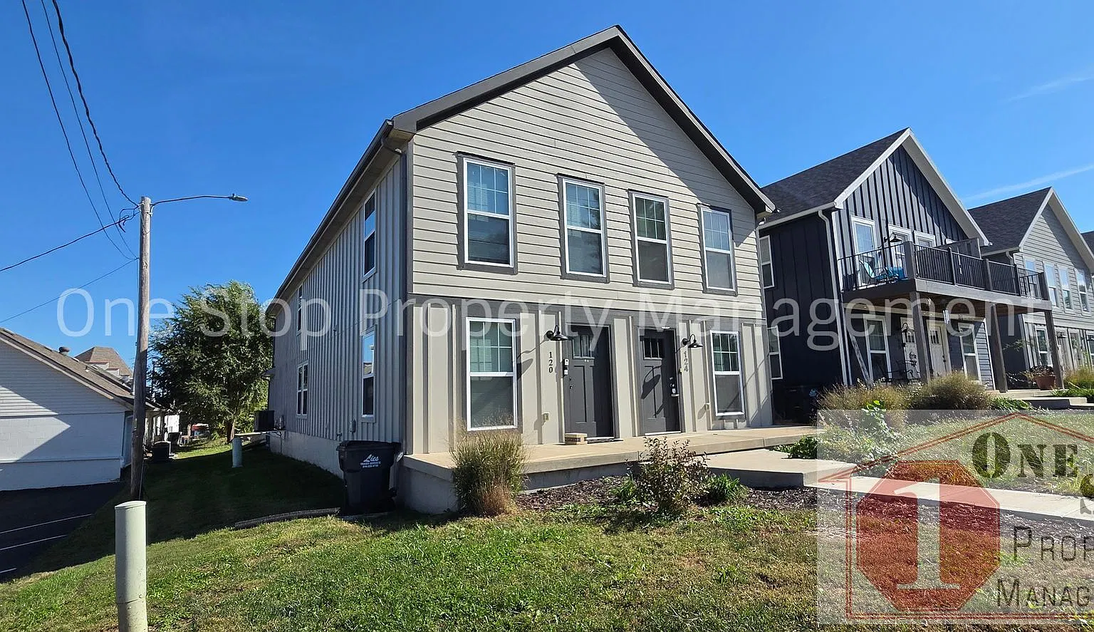 3 Bedroom / 2.5 Bathroom Home in Blue Springs!! — Photo 1