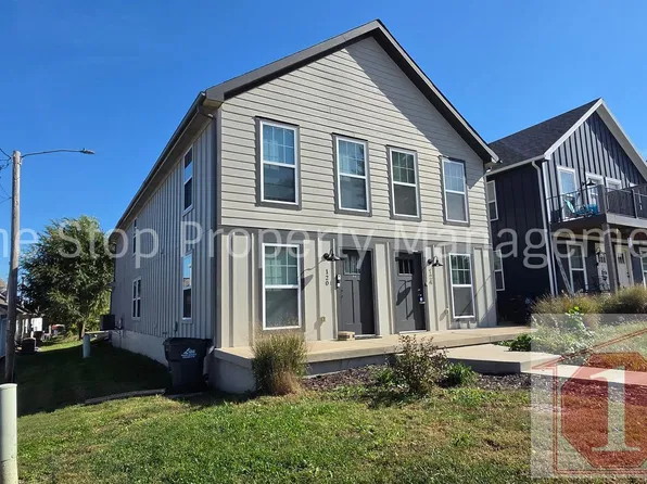 124 SW 8th St, Blue Springs, MO 64015