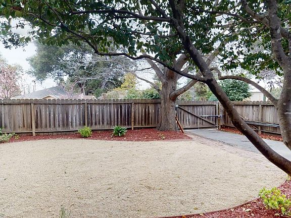 5th image of 630 Circle Dr