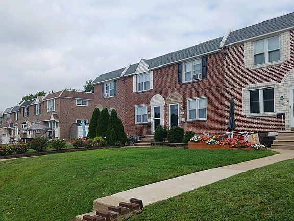 2nd image of 243 Gramercy Dr