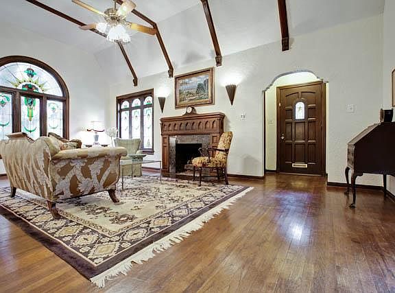 2nd image of 3921 McFarlin Blvd