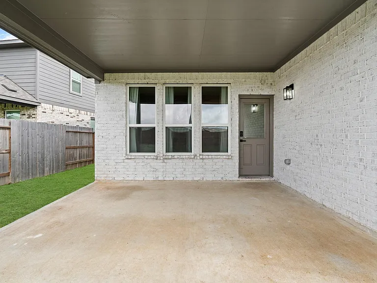 21215 Catalina Palm Dr — Photo 28