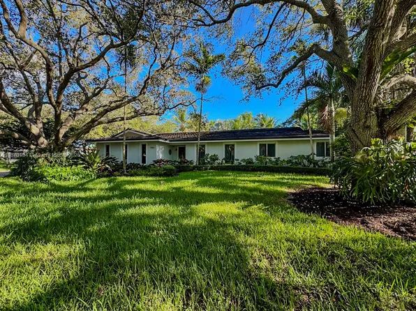 7585 SW 163rd St, Palmetto Bay, FL 33157