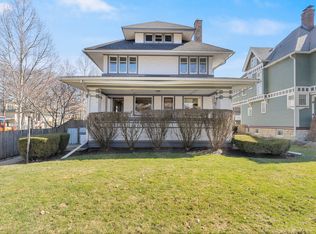 304 S Grove Ave, Oak Park, IL 60302