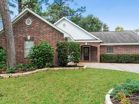 The curb appeal draws you to this gorgeous and well kept one story home. Pride of ownership is evident. The home is immaculately clean and ready for move in.