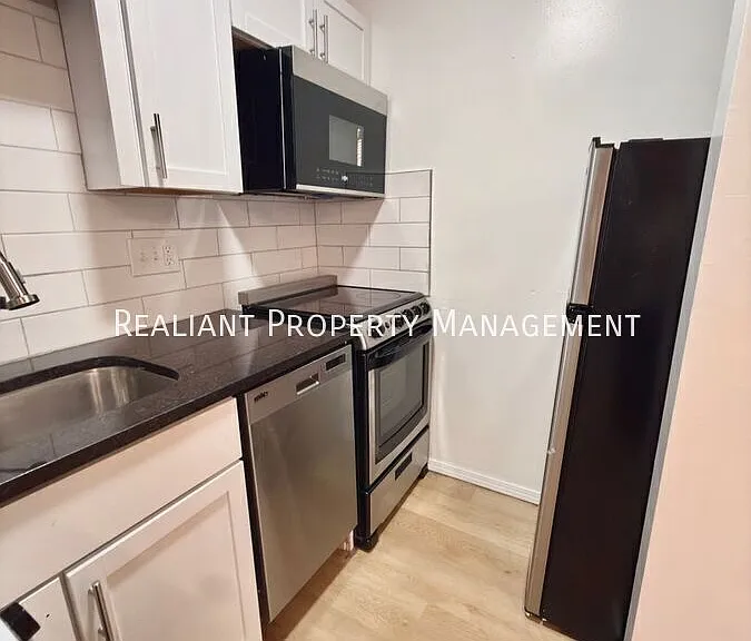 139 E Clifton Ave #139E203 — Photo 5