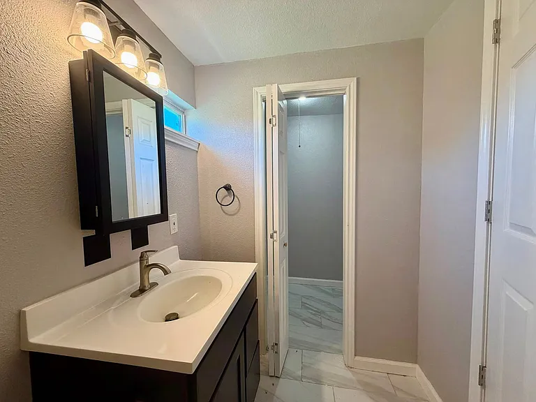 302 Ryan Dr — Photo 19