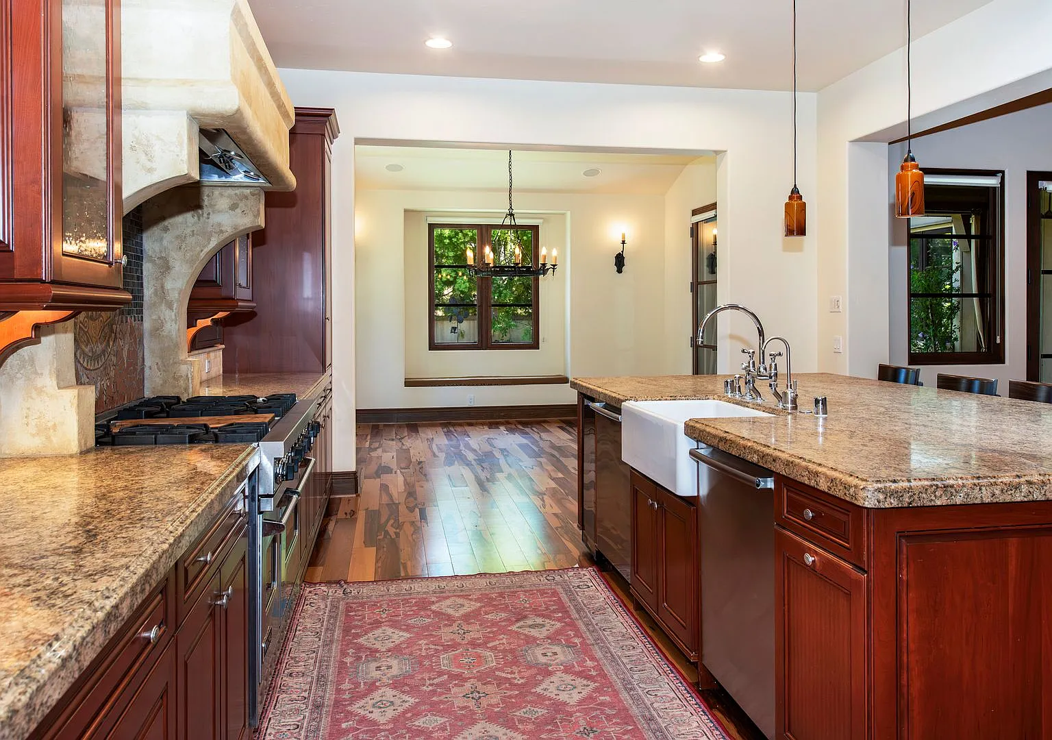 Luxurious Tuscan Villa - 3/3.5 Includes Private Casita in Goleta Bluffs! — Photo 4