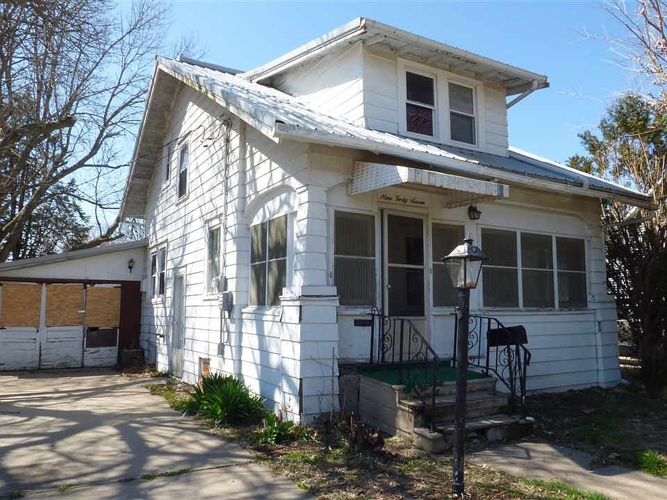 1st image of 947 S 2nd Ave