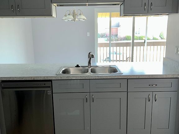 3rd image of 15708 S 86th Ave #113