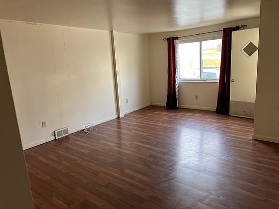 5th image of 700 McMasters Ave