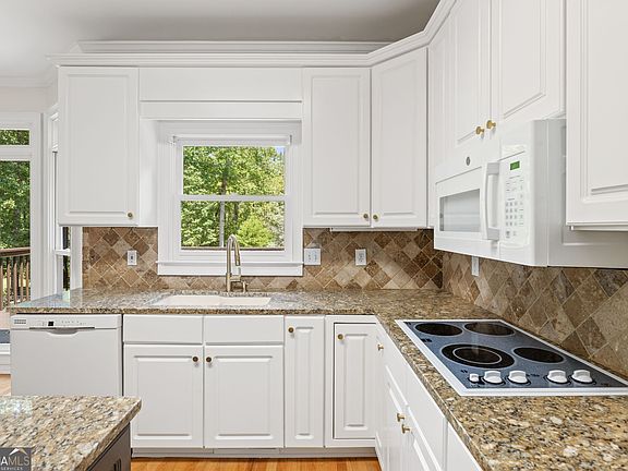 4th image of 35 Cornish Trace Dr