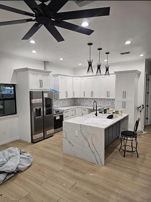 Building Photo - 319 W West St
