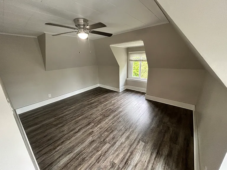 68 Ashland Ave #5 — Photo 5