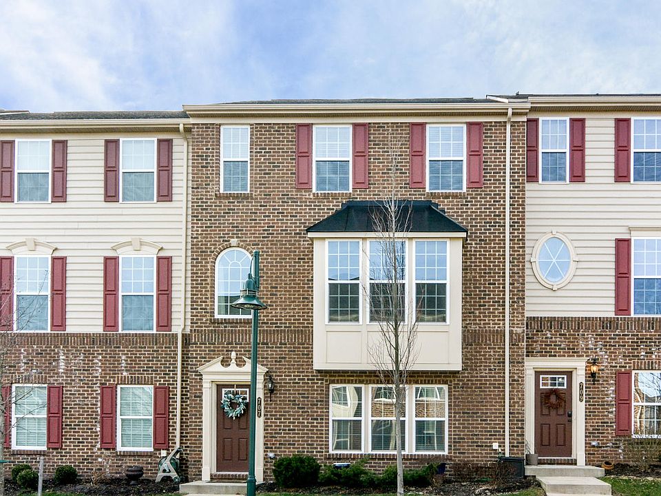 Full brick front with bay window