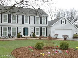 7422 Foxfire Dr, Crystal Lake, IL 60012