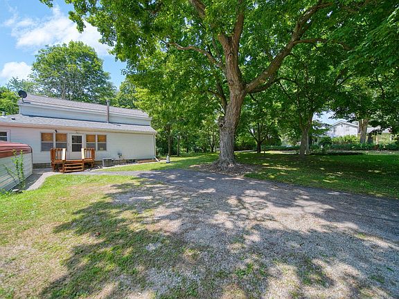5th image of 1533 E Munger Rd