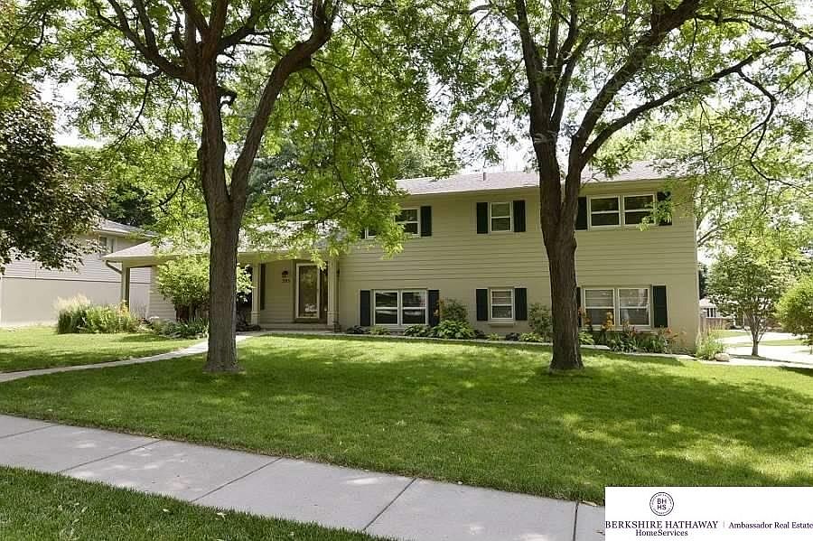 1st image of 205 N 117th St