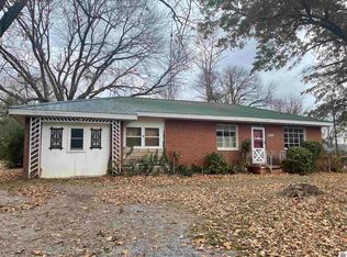 100 Gilbert St, Hazel, KY 42049