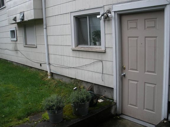 5th image of 6528 5th Ave NE