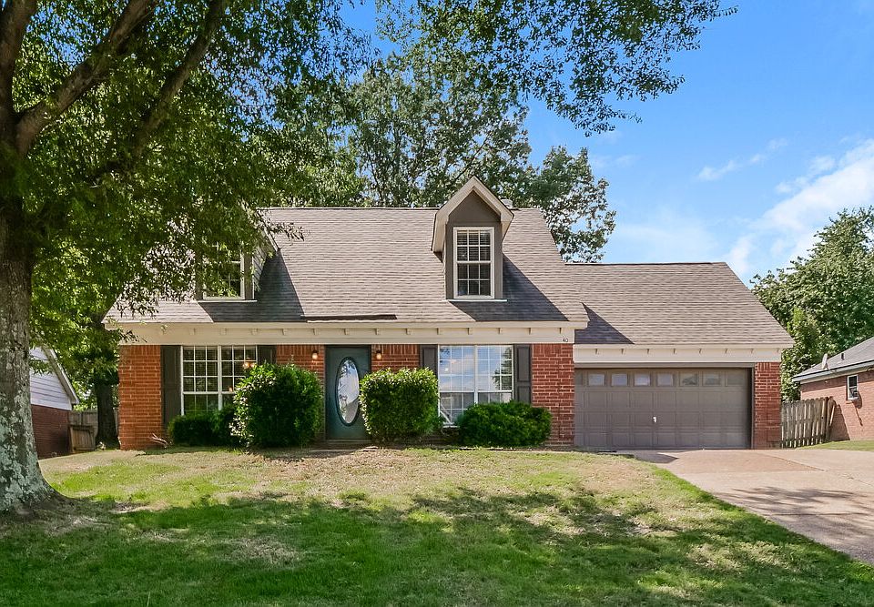 1st image of 40 Center Oak Dr