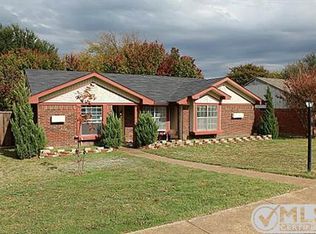1902 Pueblo Dr, Garland, TX 75040