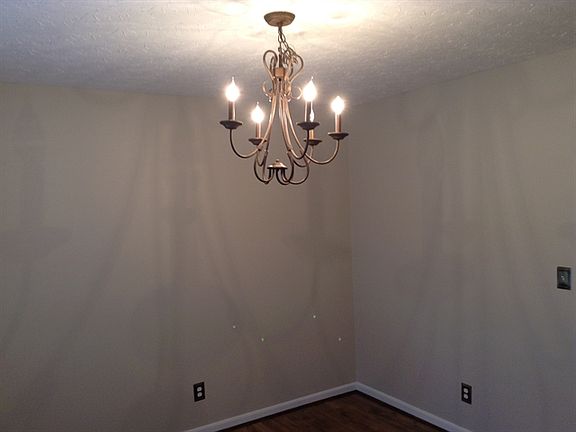 5th image of 301 University Dr
