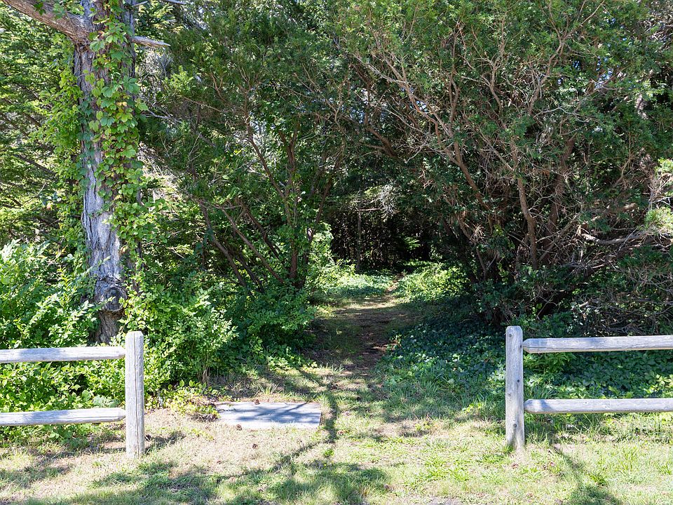 1st image of 264 Sea View Avenue