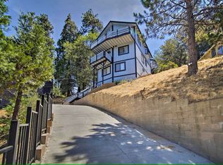 805 Berne Dr, Crestline, CA 92325