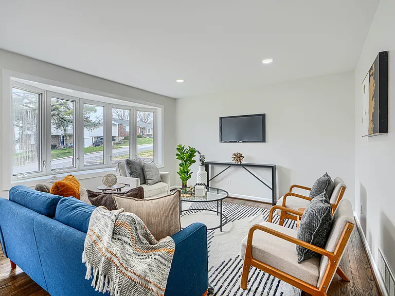 5845 Westwood Ave — Photo 3