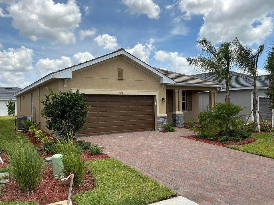 3870 Passion Vine Dr