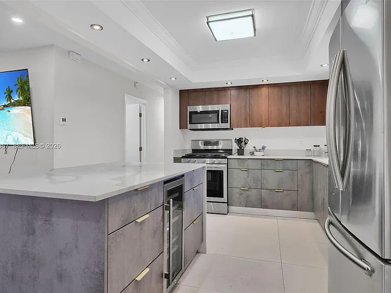 3338 Cleveland St — Photo 4