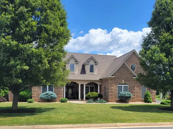 511 Le Grande Ave, Waynesboro, VA 22980