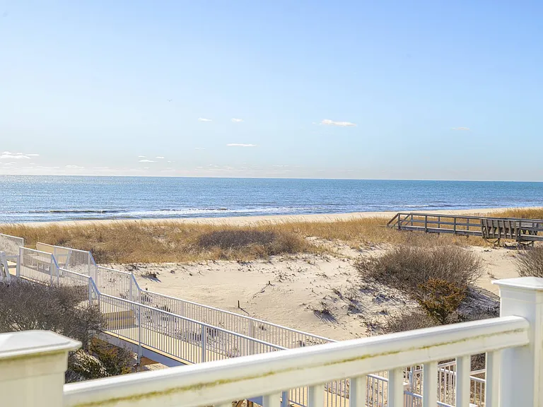817 Dune Rd — Photo 7