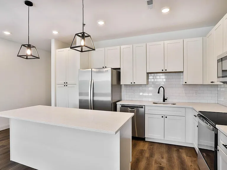 6611 Clayton Rd #201 — Photo 13