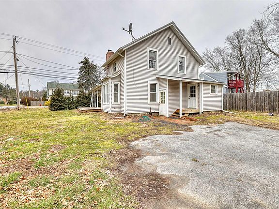 3rd image of 1078 Violet Ave #1082