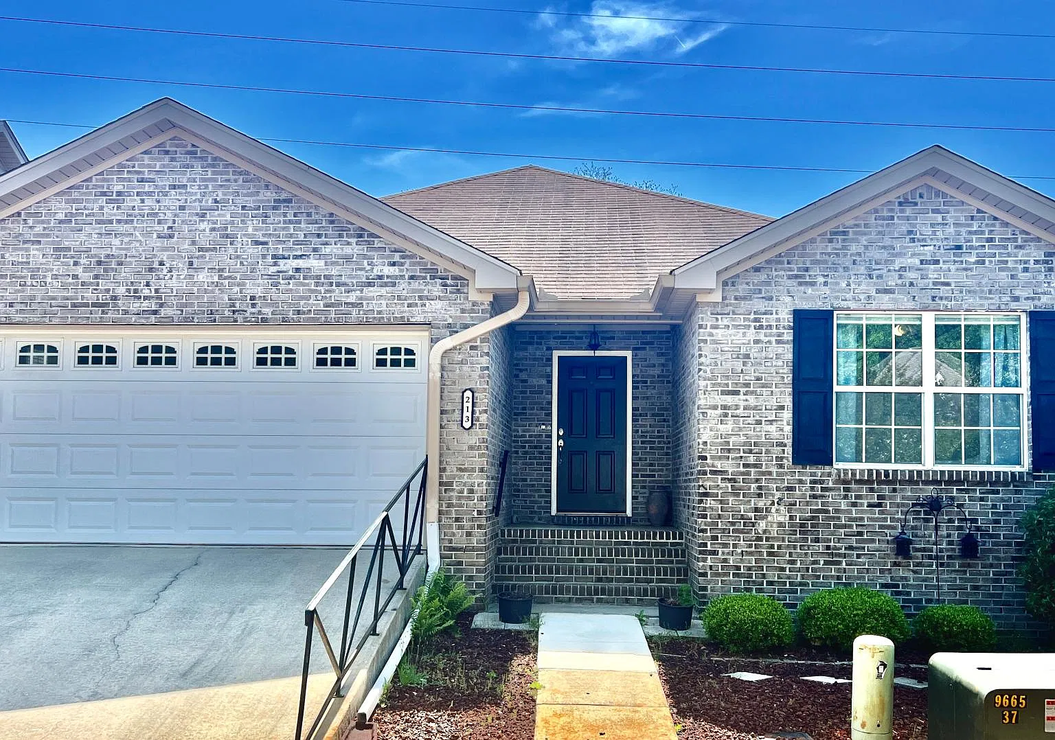 3 bed, 1297 sqft, $1,500 — Photo 1