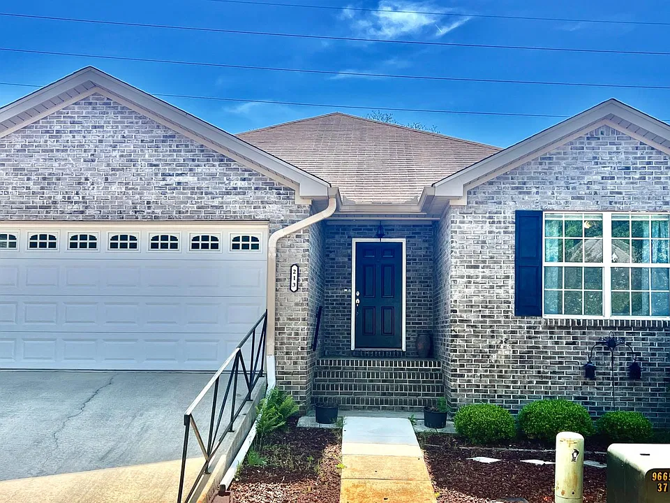 213 S Idlewild Path