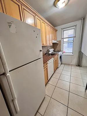 Rented by City Connections Realty | media 2